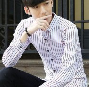會(huì)穿條紋襯衫的男士，更帥更有魅力