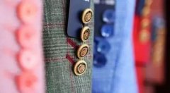 西服定制廠家告訴你，定制西服要考慮這些細(xì)節(jié)