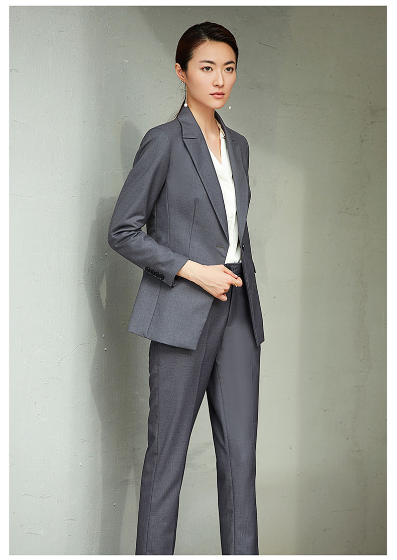 女款灰色一?？畚鞣籽b定制款圖片展示